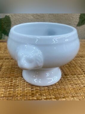 Set of 4- Sur La Table White Glazed Pedestal Soup Bowl w Lion Head Finials
